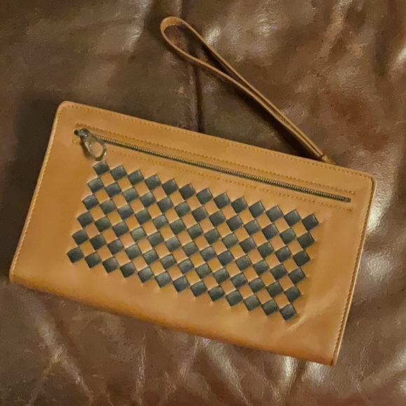 Bottega Veneta Handbags - 💸PENDING 💸 NWT & COA Bottega Veneta Clutch/Wristlet $1,050